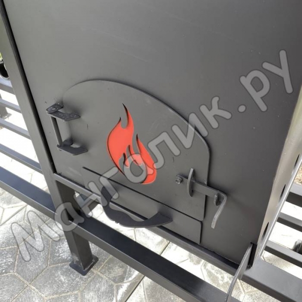 Көзілдірік киген студенттің порно видеосы