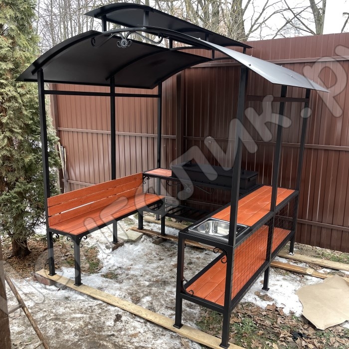 Беседка 2x2 с мангалом 100х35х17, с лавочкой и мойкой